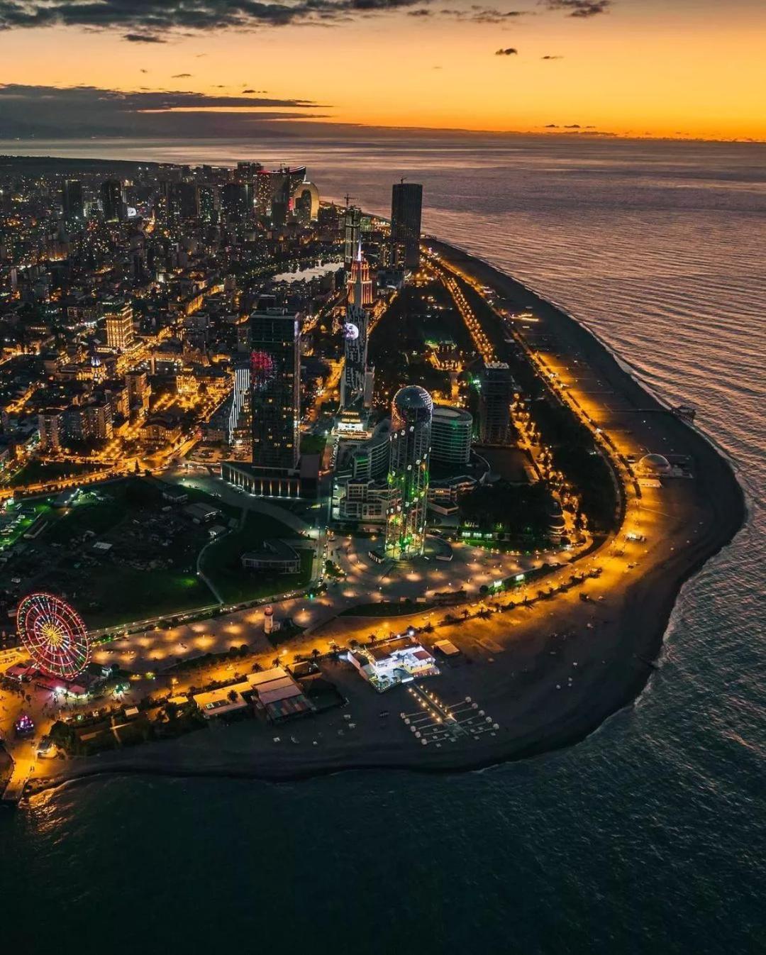 Elegance Sea View Aparthotel In Orbi City Batumi Exterior foto